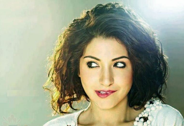 Anushka Sharma smile