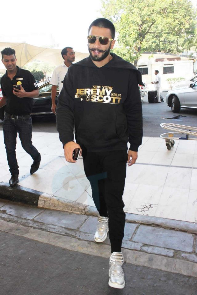 Ranveer Singh at airport