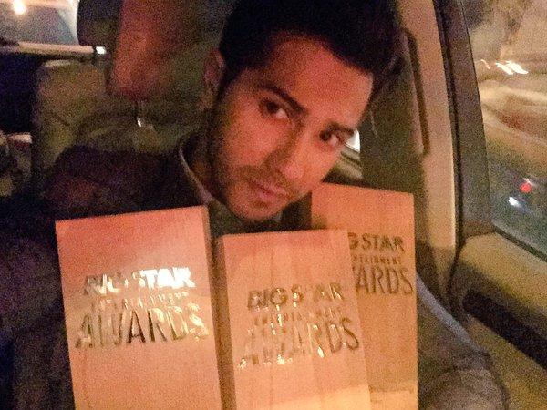 Varun Dhawan at Big Star Entertainment Awards 2015.