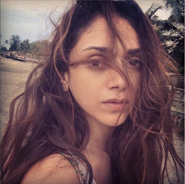 Aditi Rao Hydari messy hair