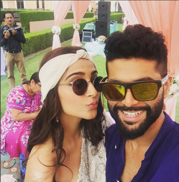 Sonam Kapoor selfie with friend