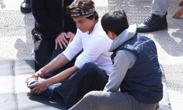 Shah Rukh Khan injury on sets
