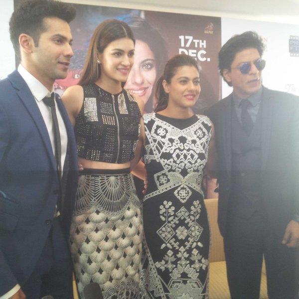 Shah Rukh Khan, Kajol, Varun Dhawan Kriti Sanon in Dubai
