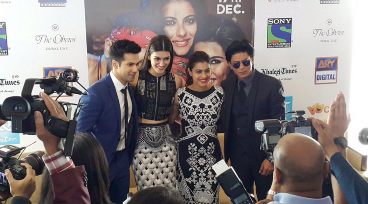 Shah Rukh Khan, Kajol, Varun Dhawan Kriti Sanon in Dubai
