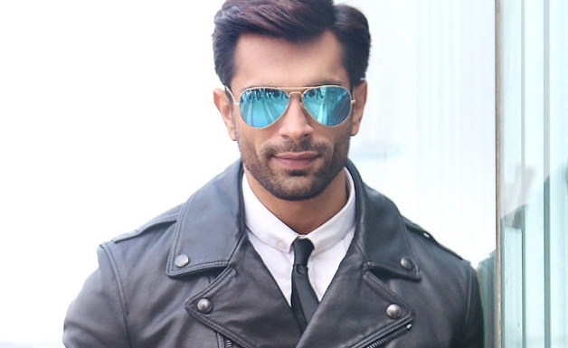 Karan Singh Grover in Alone