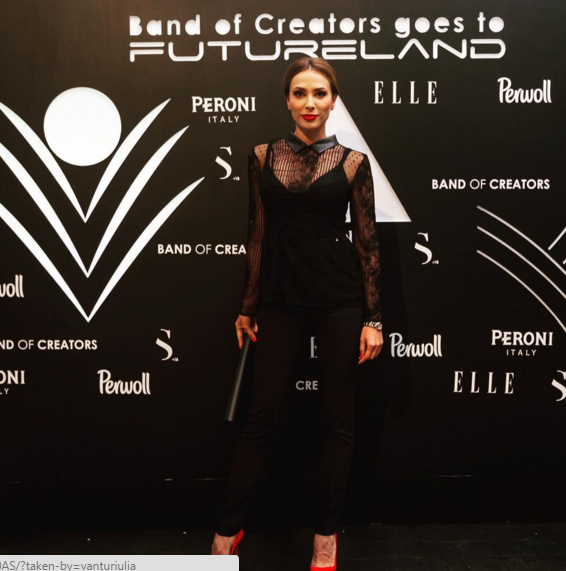 Iulia Vantur in black