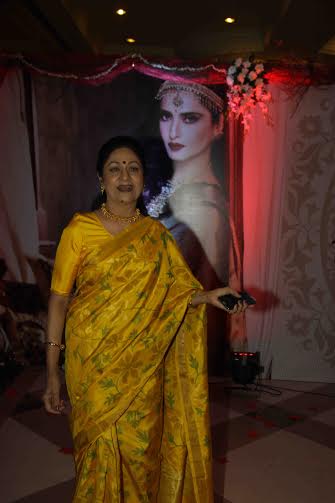 Aruna Irani in Yellow saree