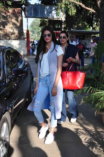 Athiya Shetty & Mana Shetty