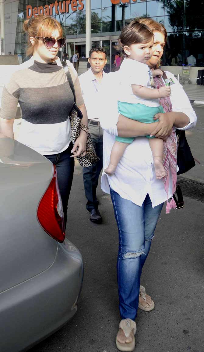 Ayesha Takia with son Mikail
