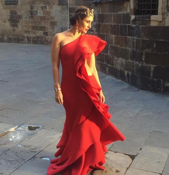 Kareena Kapoor in red