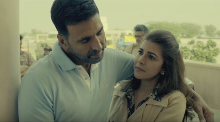 Nimrat Kaur Akshay Kumar in Airlift
