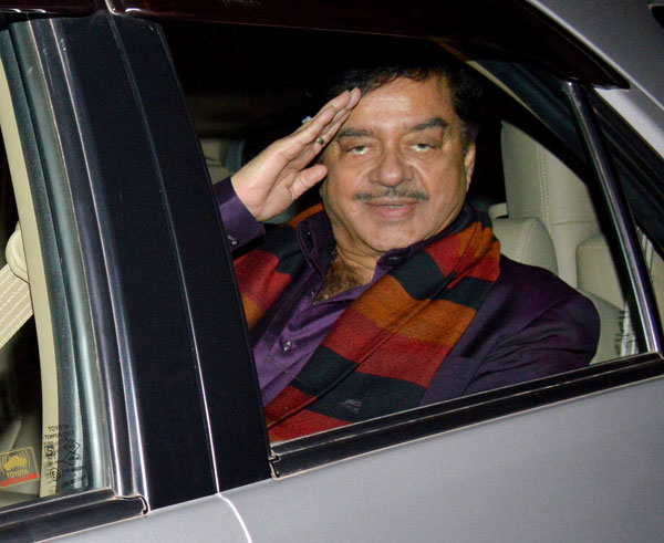 Shatrughan Sinha attending Sanjay Khan Birthday Bash