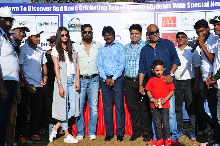Suneil Shetty, Athiya Shetty, Vinod Kambli,
