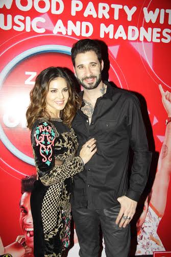 Sunny Leone, Daniel Webber strike a pose