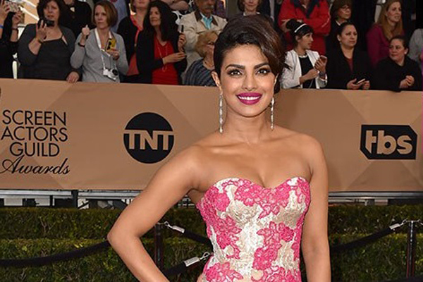 Priyanka Chopra On Red Carpet of SAG Awards