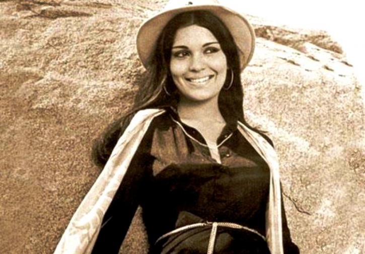Zeenat Aman Facts