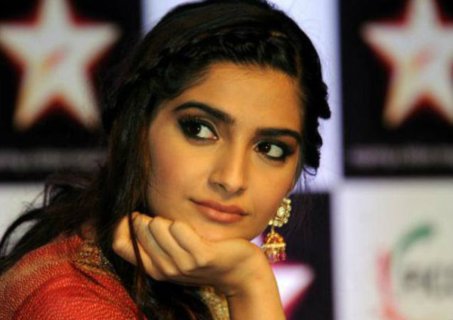 Image result for SONAM KAPOOR CRYING