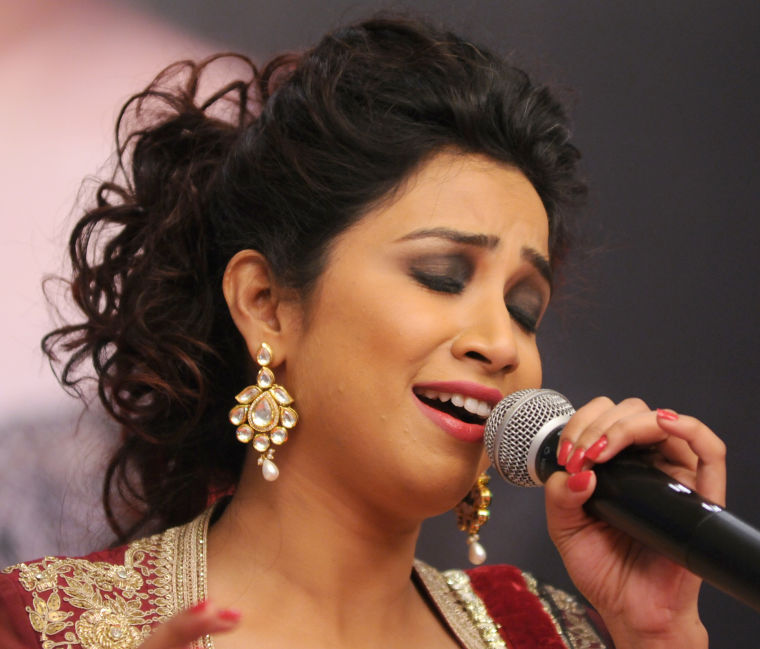 Shreya spotted by SLB's mother