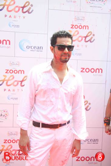 Bollywood celebs celebrating festival of Holi