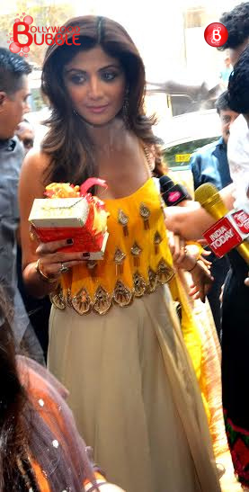 Bipasha Basu-Karan Singh Grover mehndi