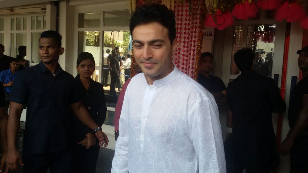 Bipasha Basu-Karan Singh Grover mehndi