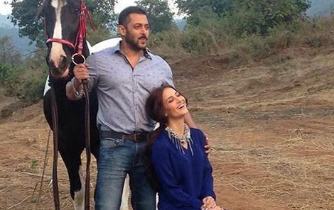 PIC: Salman Khan and Elli Avram’s candid moment from Being Human shoot