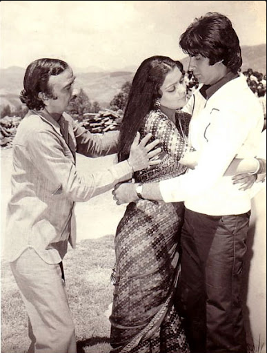 In Pictures: The sizzling chemistry between Amitabh Bachchan and Zeenat Aman