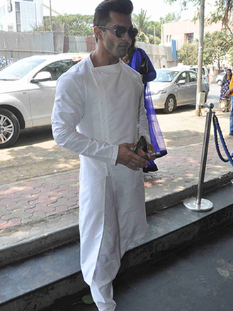 Bipasha Basu-Karan Singh Grover mehndi