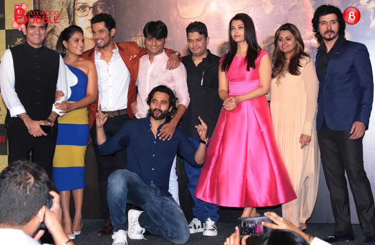 Aishwarya Rai Bachchan, Randeep Hooda and team 'Sarbjit'
