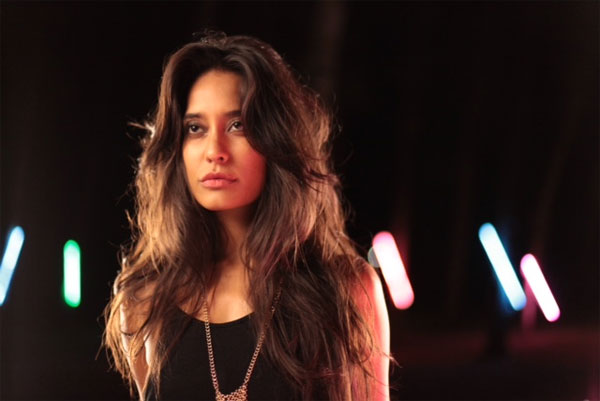 When Lisa Haydon was called a 'Black African' in a popular comedy show! -  Bollywood Bubble
