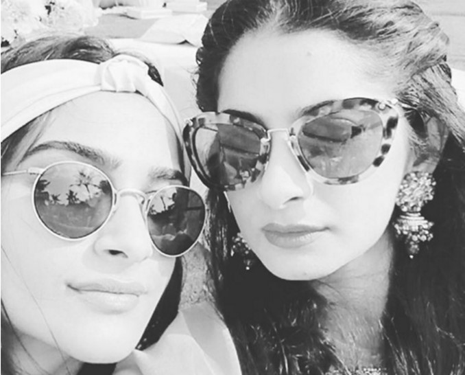 Sonam Kapoor – Rhea Kapoor & Team