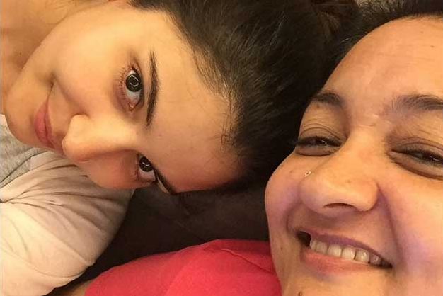 Anushka Sharma mother