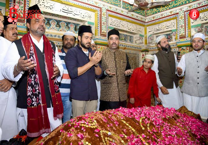 Emraan Hashmi, Mohd. Azharuddin at Nizamuddin Dargah for 'Azhar'