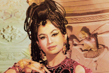 Foreign beauties who achieved success and fame in Bollywood