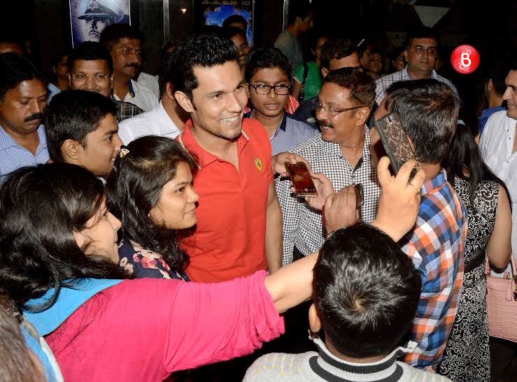 Randeep Hooda, Omung Kumar at a theatre to promote 'Sarbjit'