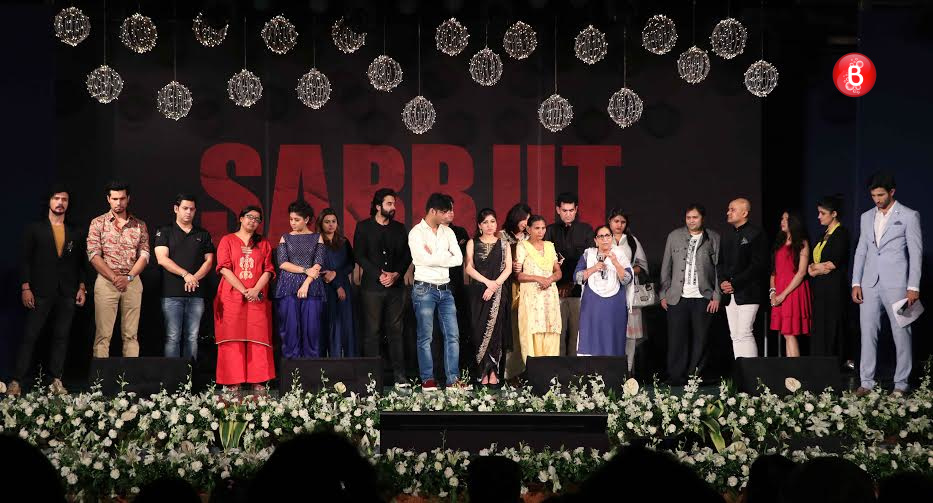 Randeep Hooda, Darshan Kumar, Dalbir Kaur, Sarabjit Singh's family and team 'Sarbjit'