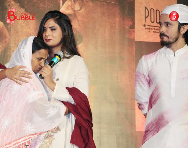 Aishwarya Rai Bachchan, Randeep Hooda and team 'Sarbjit' at Sarabjit Singh's prayer meet