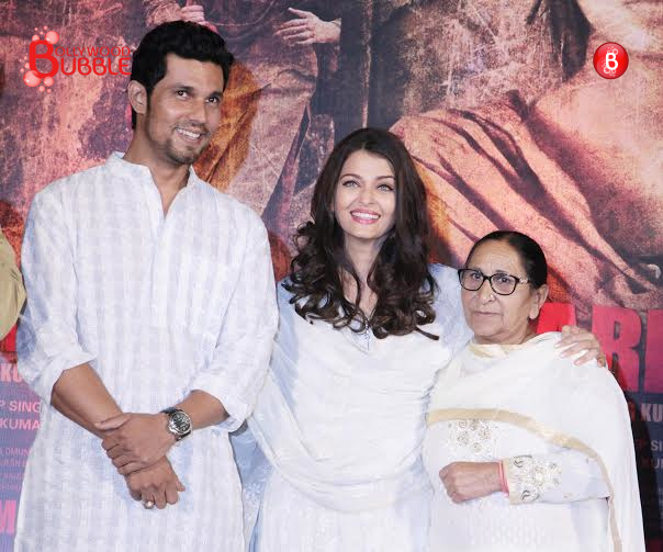 Aishwarya Rai Bachchan, Randeep Hooda and team 'Sarbjit' at Sarabjit Singh's prayer meet