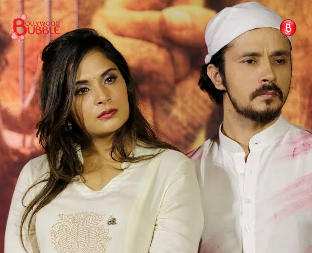 Aishwarya Rai Bachchan, Randeep Hooda and team 'Sarbjit' at Sarabjit Singh's prayer meet