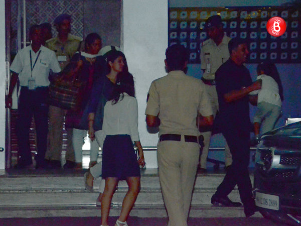 Akshay Kumar snapped at Kalina Airport with his family