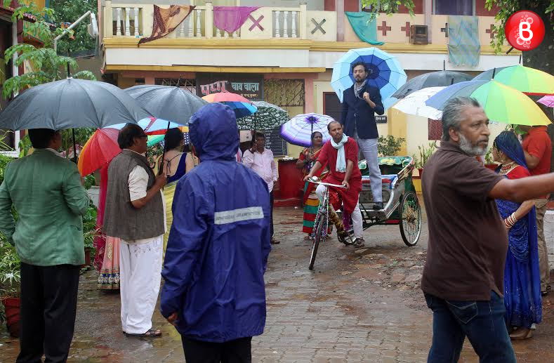 Irrfan Khan On Sets Of 'Chidiya Ghar'