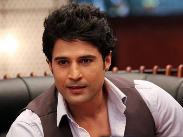 Rajeev Khandelwal sings at 'Fever' music launch