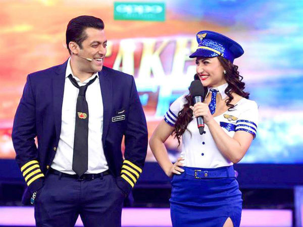 Salman Khan's pairing with Elli Avram is super cute and here's the proof!