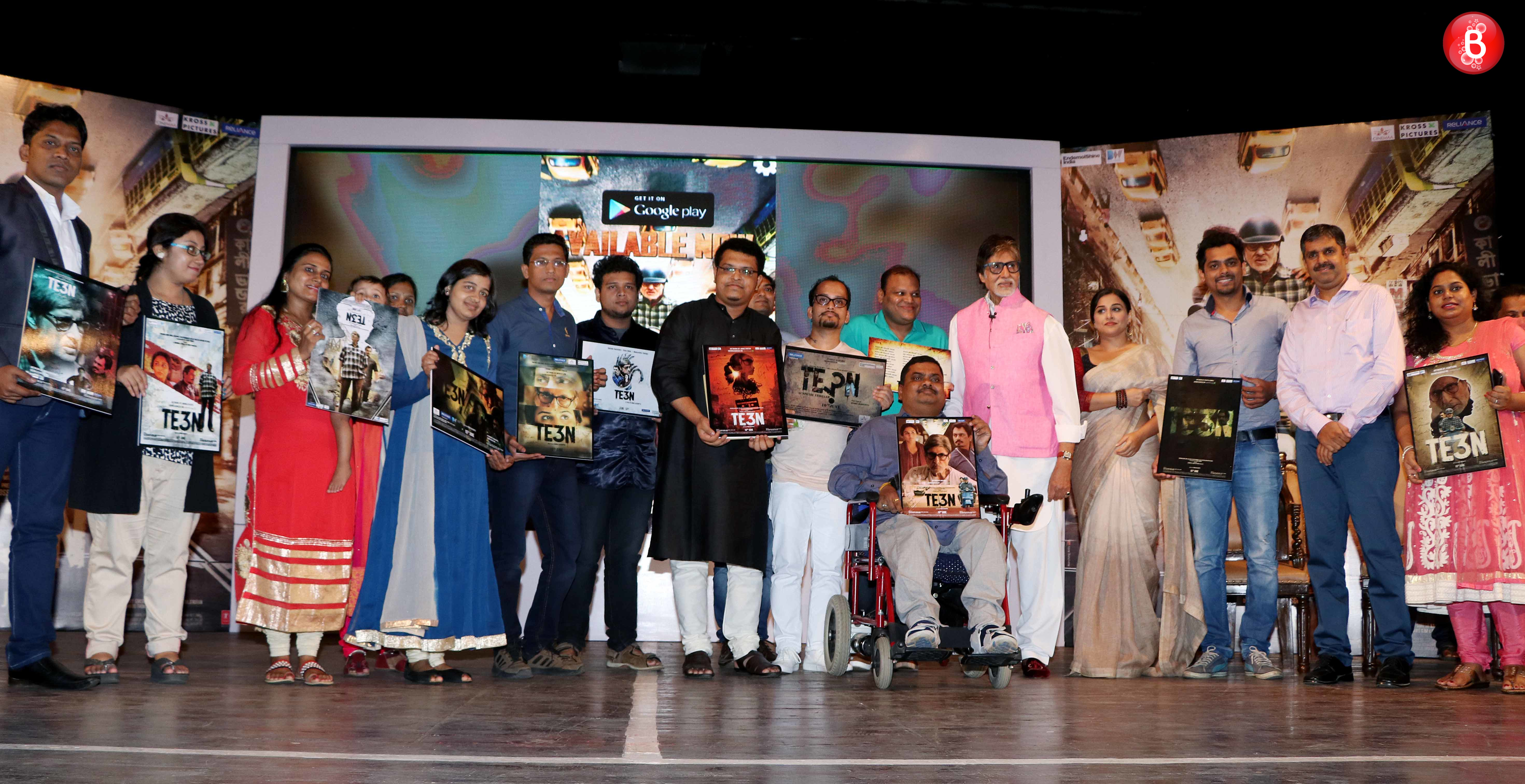 Team 'Te3n' with fans