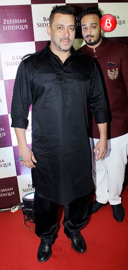 B-Town celebs attend Baba Siddique’s Iftar party