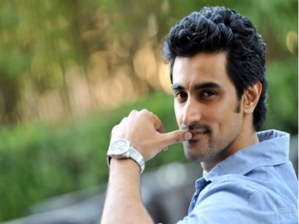 Kunal Kapoor holds Signature Start Up Masterclass Session