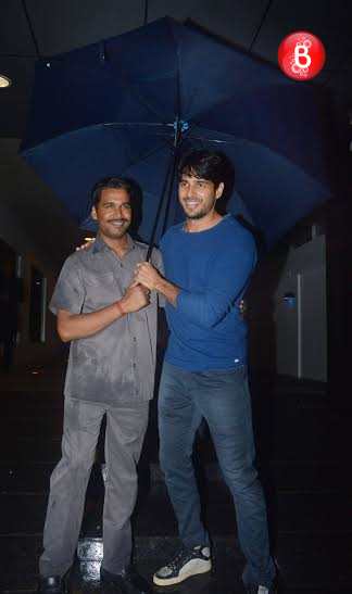 Sidharth Malhotra with his friends at Hakkasan Restaurant