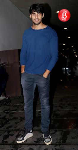 Sidharth Malhotra with his friends at Hakkasan Restaurant