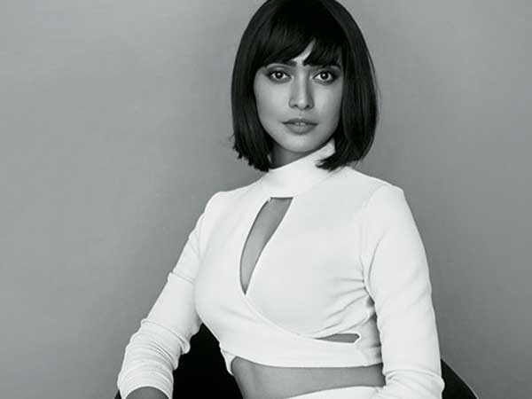 Fan Actress Sayani Gupta Grabs Two Best Actress Awards For Her