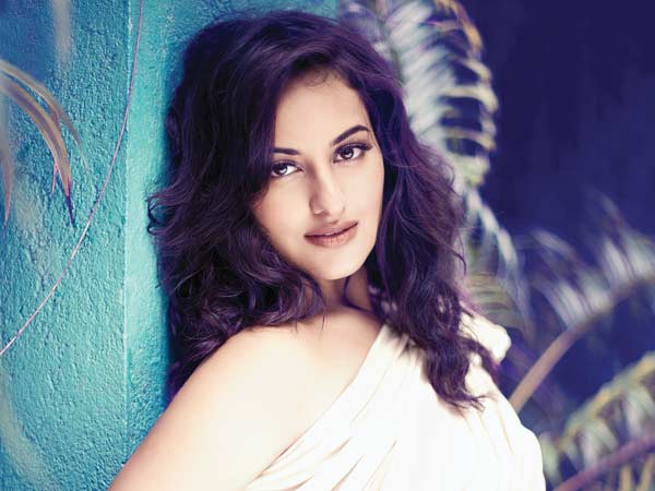 Sonakshi Sinha to romance Purab Kohli in 'Noor'